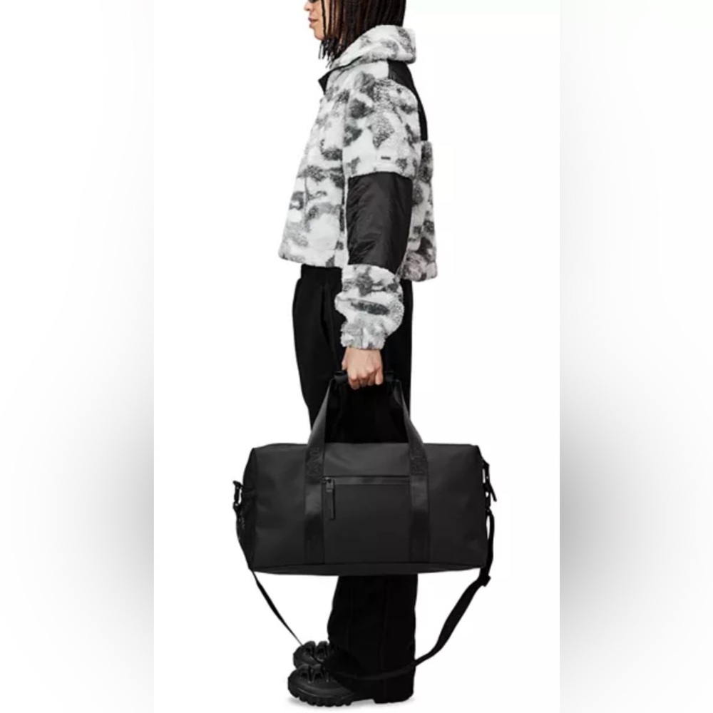 Rains Trail Waterproof Gym Bag in Black NWT - Picture 9 of 13